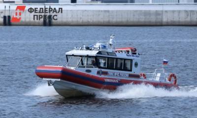 В Петербурге пострадавших от столкновения с мостом пассажиров катера осматривают медики
