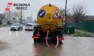 Водооткачивающая техника поехала на улицы без ливневок в Краснодаре