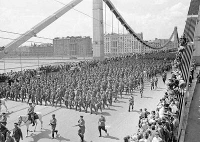 Марш пленных немцев в Москве: чем он так удивил союзников
