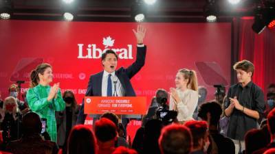 Выборы в Канаде вновь выиграла партия Трюдо, но у него не будет большинства