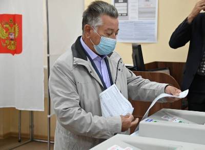 Заслуженный врач России Евгений Каманин из Смоленска проголосовал на выборах-2021