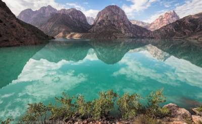 По следам Назарбаева: в Таджикистане предлагают переименовать озеро в честь Рахмона