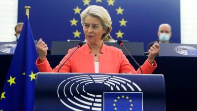 Глава Еврокомиссии: ЕС не потерпит «гибридной атаки» со стороны Беларуси