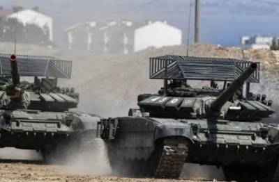 «Не спасет от «Джавелинов»», — эксперт о бесполезности противотанковой защиты на Т-72 ВС РФ