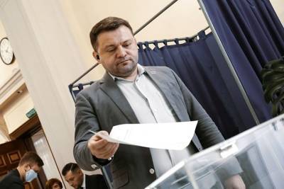 Почему Украинцев, а не Жирнов: организаторы «Умного голосования» объяснили свой выбор в Новосибирске