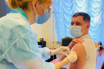 В Раде хотят ввести обязательную вакцинацию от коронавируса для нардепов