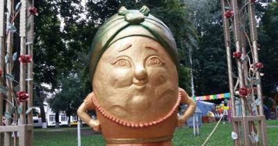 Памятник картошке установили в Житомирской области на Украине