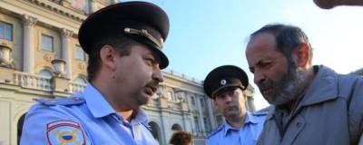 В Петербурге неизвестные совершили нападение на кандидата в депутаты Бориса Вишневского