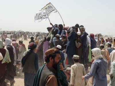 Талибы сорвали флаги Пакистана на машинах с гуманитарной помощью