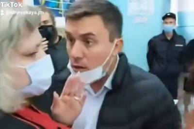 Российский депутат устроил дебош на избирательном участке