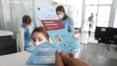 Гражданам РФ с сильным иммунитетом порекомендовали ревакцинироваться в первых рядах