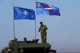 Стандарты НАТО: Латвийская армия просит грибников найти потерянный беспилотник