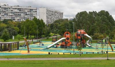 Собянин присвоил имя бывшего мэра Москвы Лужкова парку "Садовники"