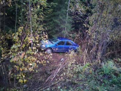 В Троицко-Печорском районе пьяный водитель травмировал пассажирку, опрокинув автомобиль в кювет