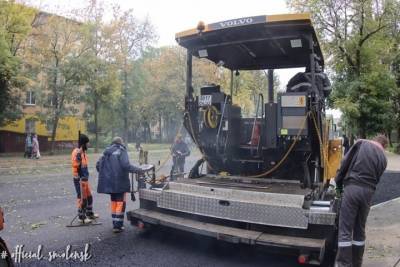 В Смоленске завершается дорожный ремонт на Академика Петрова
