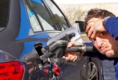 Цена бензина поднялась до самого высокого уровня за последние семь лет