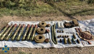 В Донецкой области возле железной дороги обнаружили тайник со взрывчаткой