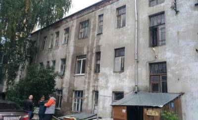 В центре Тюмени дом на Орджоникидзе признали зоной ЧС