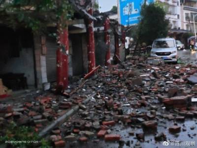 Землетрясение в Китае: уже известно о троих погибших