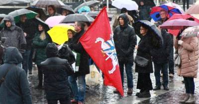 Литовские «антиваксеры» на митинге потребовали отменить «паспорта возможностей»
