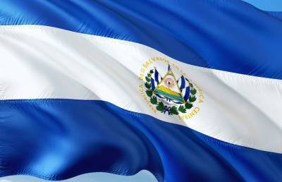 Президент Сальвадора подписал себя в Twitter «самым крутым диктатором в мире»