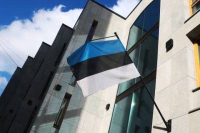 Эстония отменила изоляцию и тесты для привитых российскими вакцинами