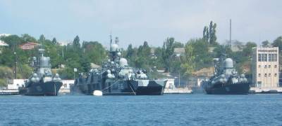 В Чёрное море вышли на масштабные маневры 20 кораблей и субмарин ВМФ России