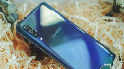 Безумно популярные в России смартфоны Samsung стали ломаться без причин. Компания бездействует