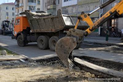 В Кургане продлили ремонт сетей на нескольких улицах: движение перекрыто