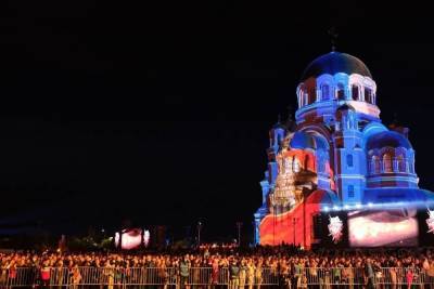 В Волгограде концерт в честь открытия храма Невского начался с мюзикла