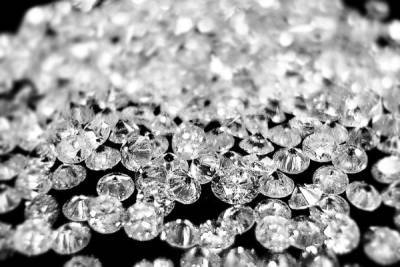Богатые россияне скупают бриллианты