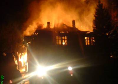 На Среднем Урале трое мужчин погибли на пожаре в садовом доме