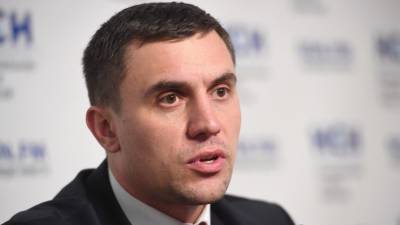 Депутат от КПРФ Бондаренко устроил скандал на избирательном участке