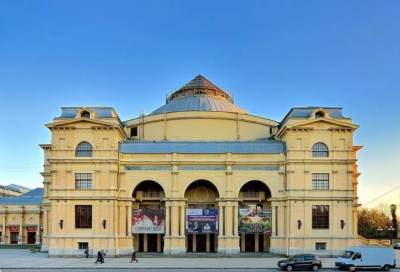 На реконструкцию театра "Мюзик-Холл" в Петербурге выделят 4,5 млрд рублей
