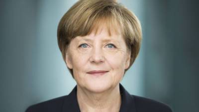 «Марципановая Меркель»: в Германии начали продавать сладости в виде головы политика