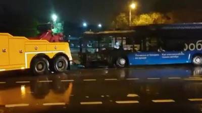 Электробус загорелся ночью в Москве