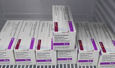 В России стартует производство вакцины AstraZeneca. Но россияне все равно не смогут ей привиться