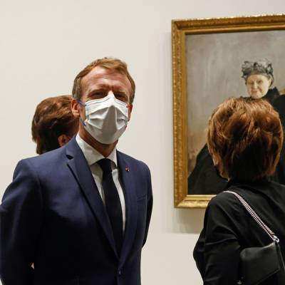 Президент Франции открыл в Париже российскую выставку коллекции Морозовых