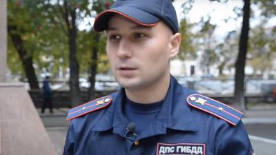 Министр Фальков лично поблагодарил полицейского, обезвредившего стрелка в Перми