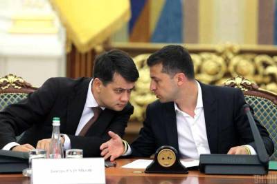 В Киеве заявили, что Зеленский и Разумков «играют в конфликт»
