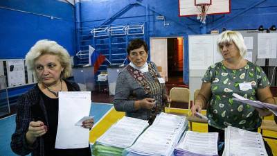 "Единая Россия" получает на выборах в Думу 45,2% - экзитпол