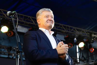 Порошенко обвинил власти Украины в переключении внимания на сомнительные идеи