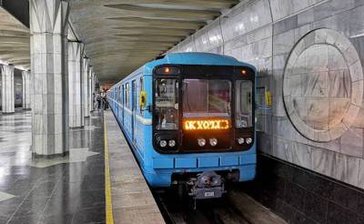 В Ташкентском метро произошел новый технический сбой. В одном из вагонов не закрылись двери