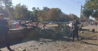Взрыв авто в Днепре в полиции предварительно квалифицировали как теракт