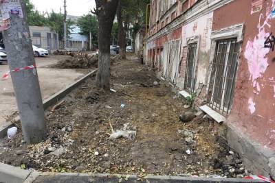 В Саратове уничтожили уникальную старинную тротуарную плитку
