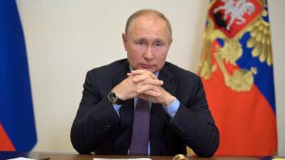 «Посмотрим, как сработает «Спутник V»: Путин ушёл на карантин из-за случаев заболевания COVID-19 в его окружении