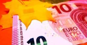 Утром 15 сентября белорусский рубль отбросил евро на минимум за три недели