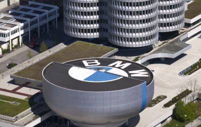 Концерн BMW патентует для электрокроссоверов новые распашные двери