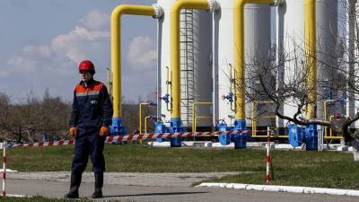 «Эти решения могут оказаться фатальными»: почему на Украине критикуют власть за отказ от прямых поставок газа из России
