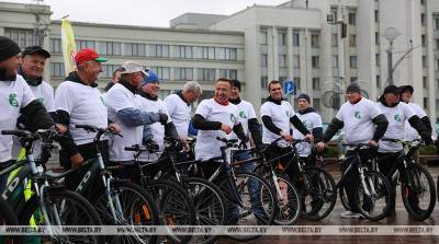 ФОТОФАКТ: День без автомобиля в Минске начался с велопробега